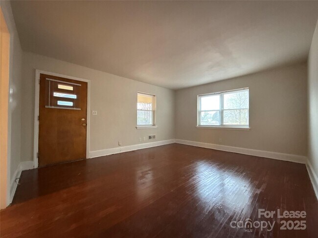 Foto del edificio - 1522 Browns Ave