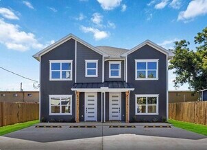 Building Photo - 4624 Mayflower St
