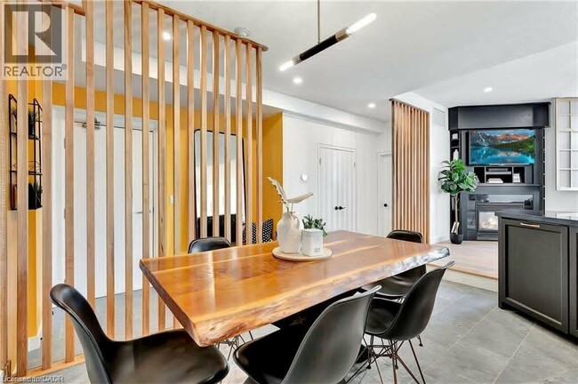 Building Photo - 35 Alexandra Ave