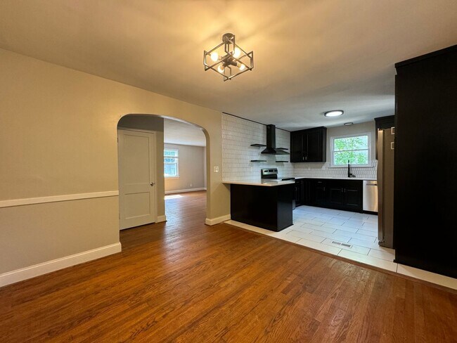 Foto del edificio - 2BR Norfolk Home!