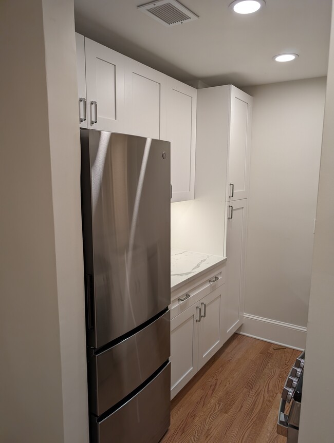 Kitchen - 1851 Columbia Rd NW