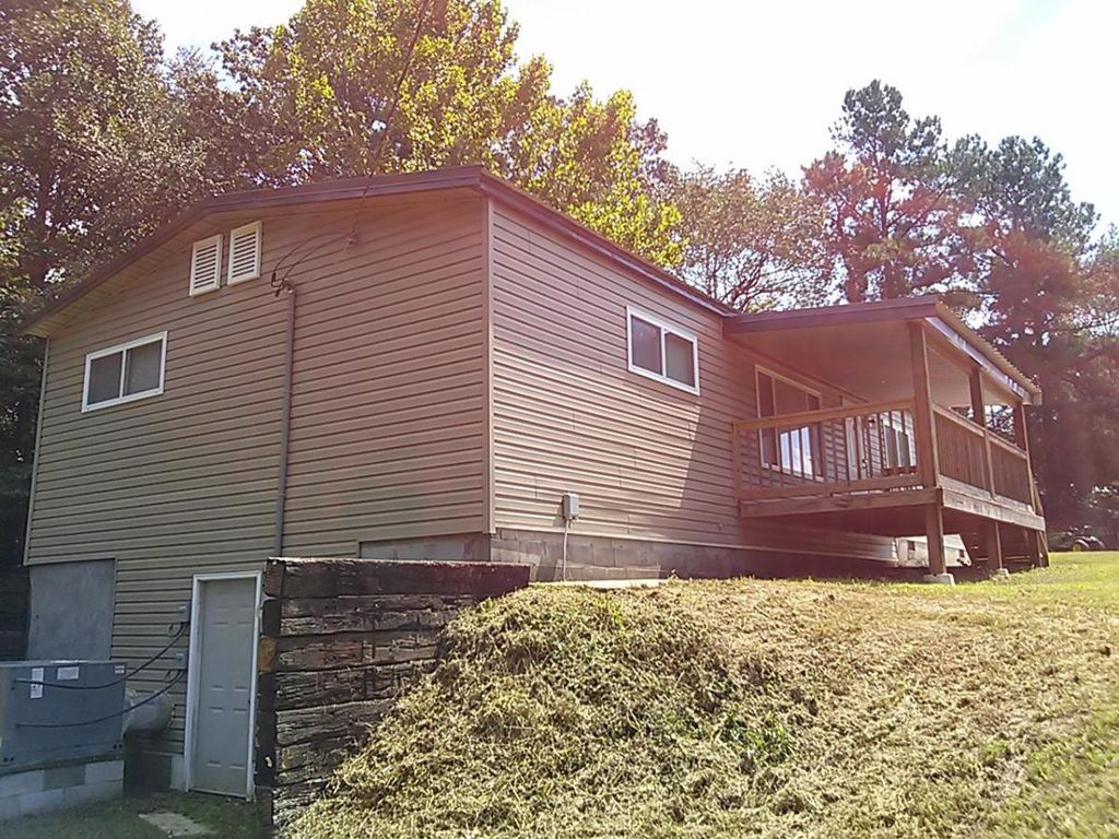 Primary Photo - 876 Couch Road