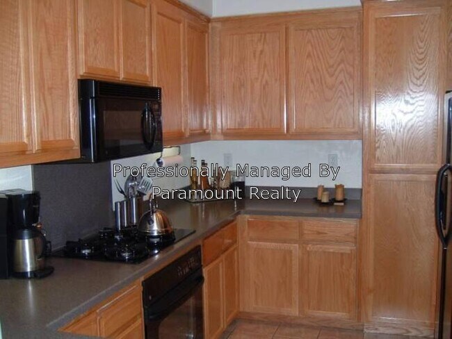 Building Photo - 4192 Glenwood Terrace