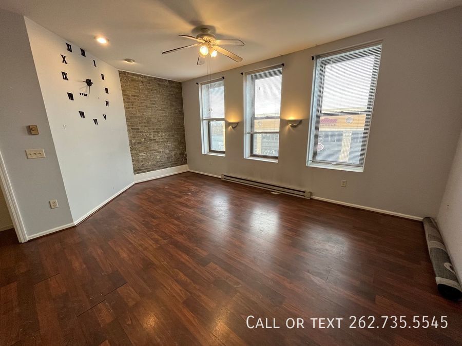 515 6th St Unit 2, Racine, WI 53403 Room for Rent in Racine, WI