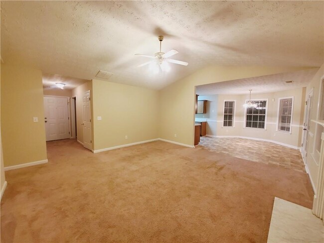 Building Photo - 295 Oak Hill Dr