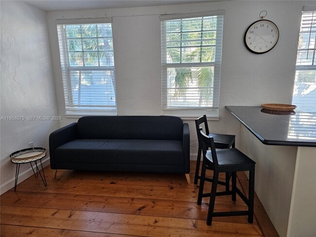 Building Photo - 622 15th St