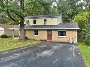 Building Photo - 10216 Woodbridge Dr