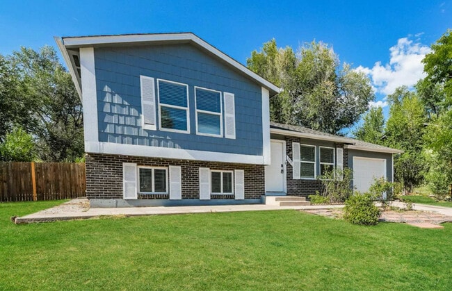 Foto del edificio - 2474 Payne Cir W