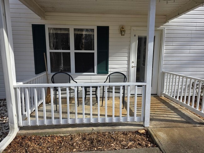 Building Photo - 30 Robinson Cove Rd