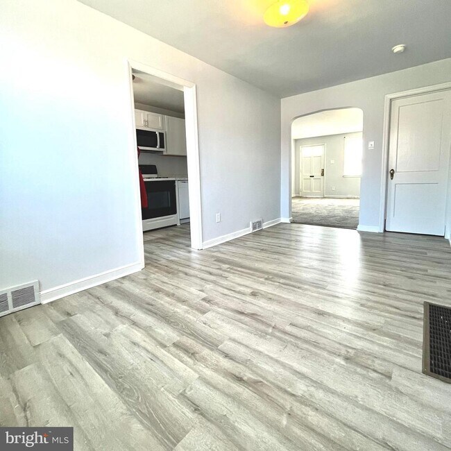 Foto del edificio - 1087 N Academy Ave