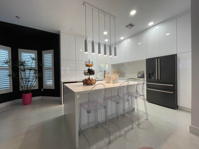 Foto del edificio - 1840 Highland Grove Dr