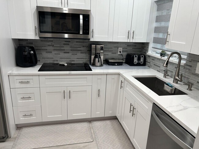 Building Photo - 369 Waterside Dr