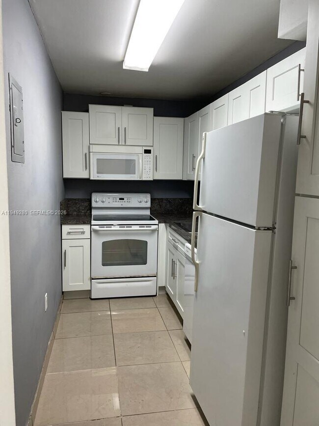 Foto del edificio - 4803 NW 7th St