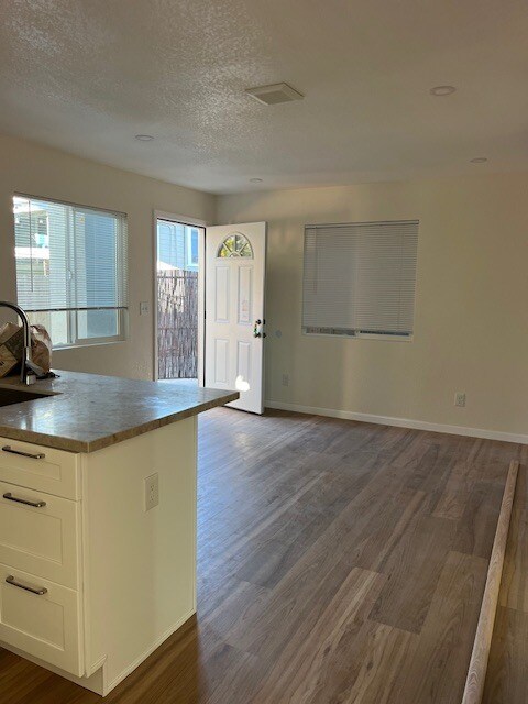 Foto del edificio - 3642 Wilson Ave