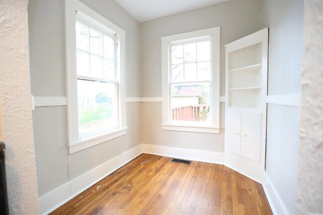 Foto del edificio - 3430 N Cypress St