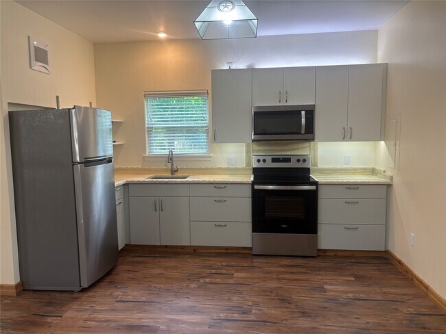 Foto del edificio - 3118 Timber Ln