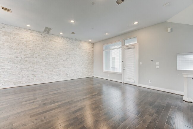 Building Photo - 8409 Hempstead Rd