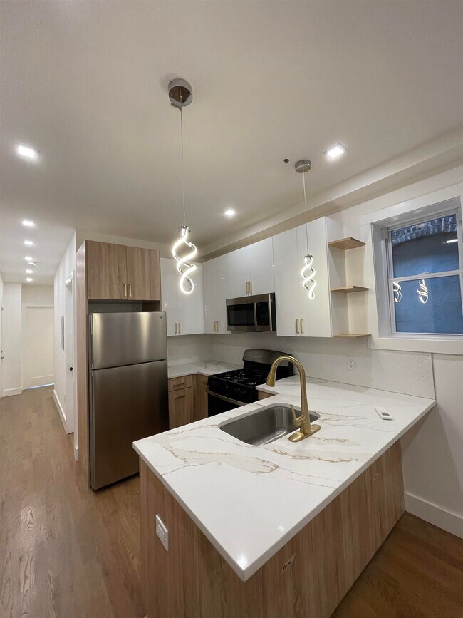 Foto del edificio - 232 Van Horne St