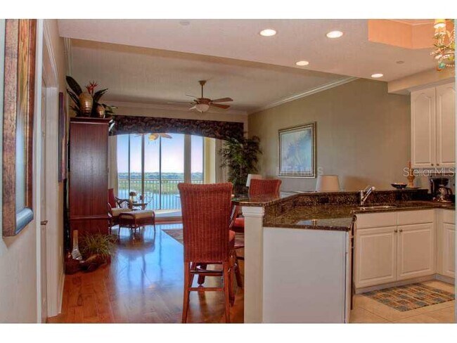 Foto del edificio - 6350 Water Crest Way