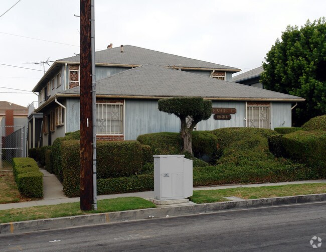 Building Photo - 831 Austin Ave