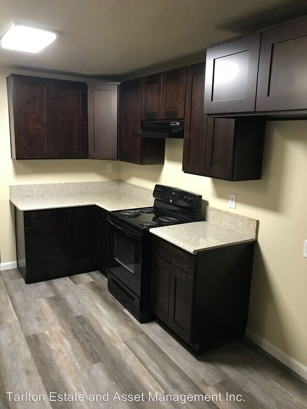 Foto principal - 821 E 5th St