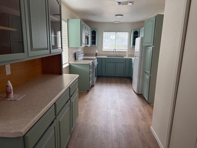 Foto del edificio - 12029 Brentwood Hills Blvd NE