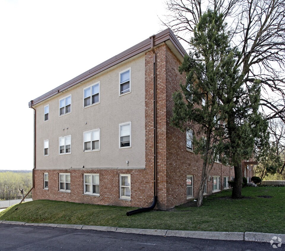 Foto del edificio - 1560 Willis Ave