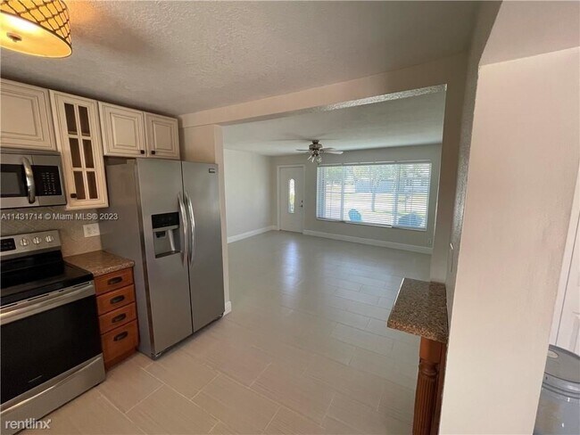 Foto del edificio - 3 br, 2 bath House - 1463 NE 28th Ct # 0 1