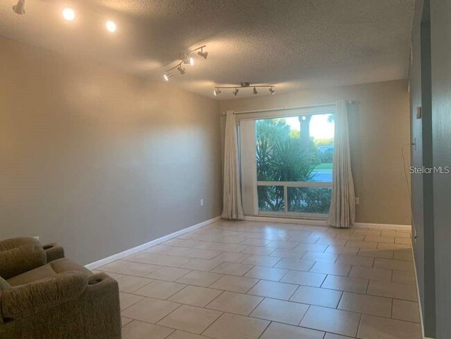 Foto del edificio - 1420 70th St N