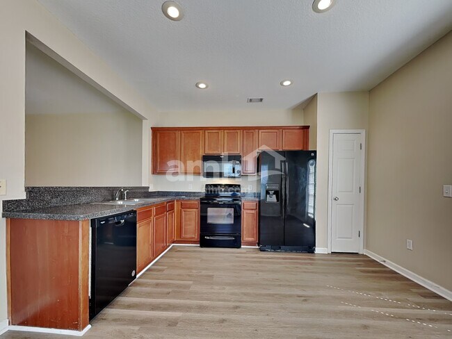 Building Photo - 30 Valley Oak Dr