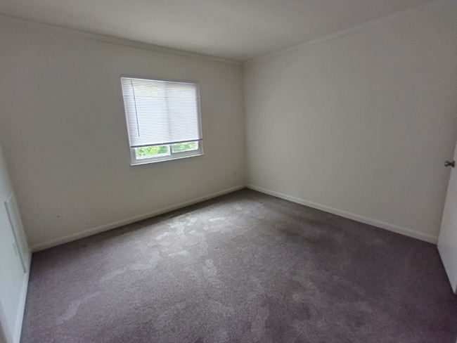 Foto del edificio - 600 Reusens Rd