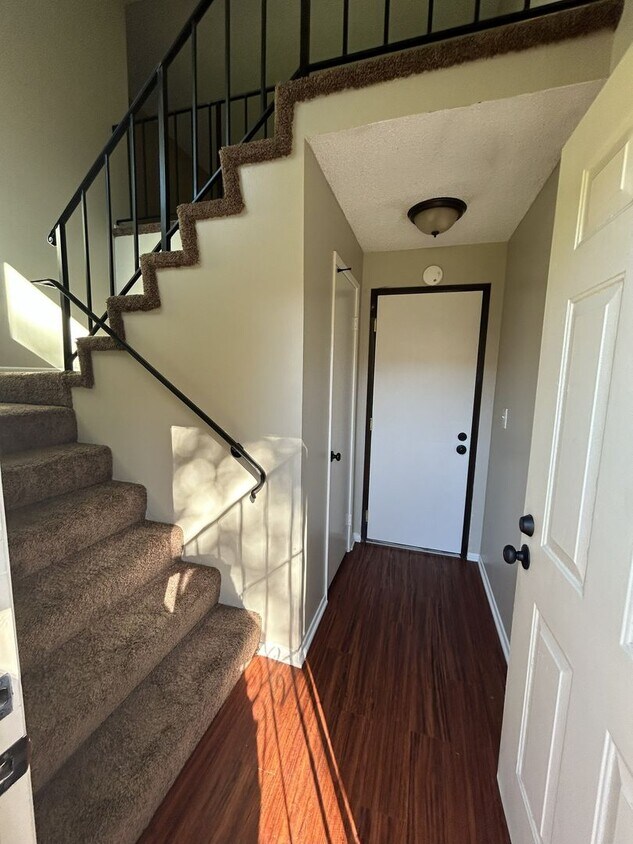 Foto principal - 3153 Triumph Ln