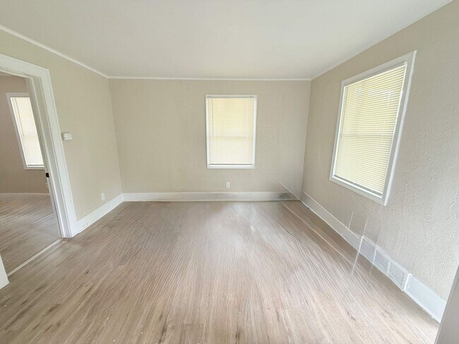 Foto del edificio - Freshly Renovated 2-Bedroom Home – Quality...