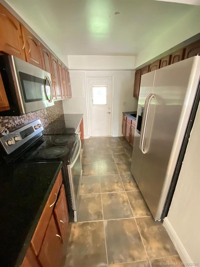 Foto del edificio - 3551 NW 95th Ter