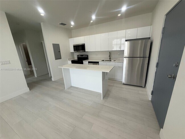 Foto del edificio - 879 E 24th St