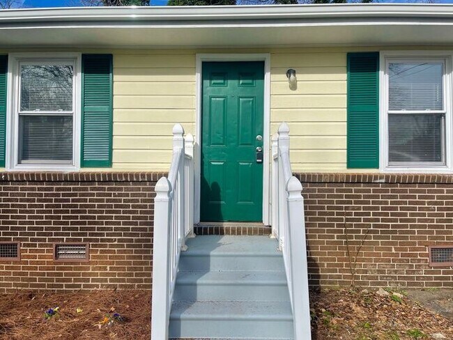 Foto del edificio - Super Cute 2 bedroom / 1 bathroom home nea...