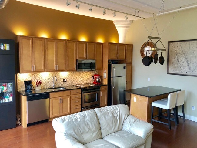 Foto del edificio - 207 E 6th St