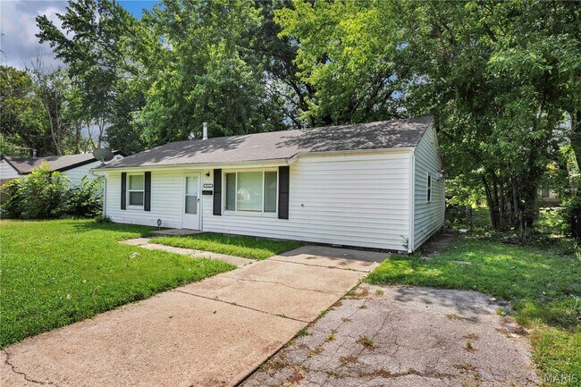 Building Photo - 9713 Dennis Dr