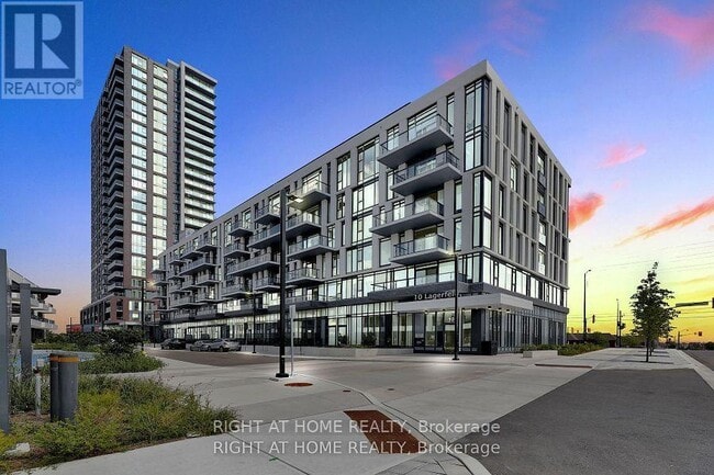 Building Photo - 10 Lagerfeld Dr