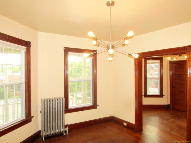 Building Photo - 146 Pearl St