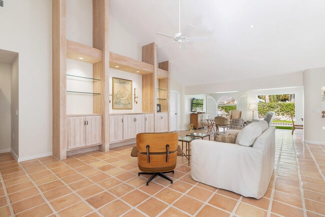 Foto del edificio - 2725 Meadowlark Ln