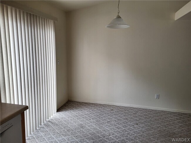 Foto del edificio - 9842 S Phoenix Dr