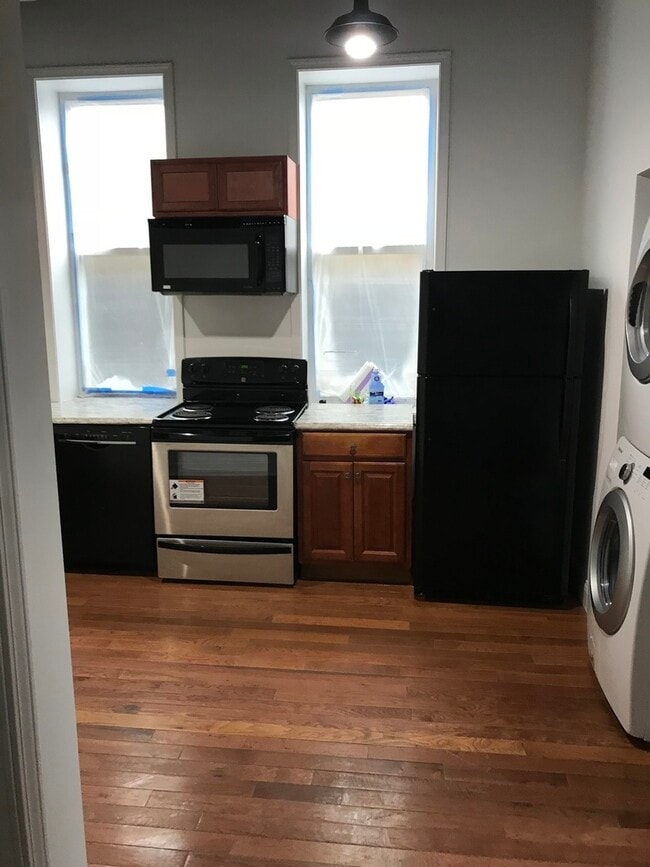 Building Photo - 3436 S Western Ave