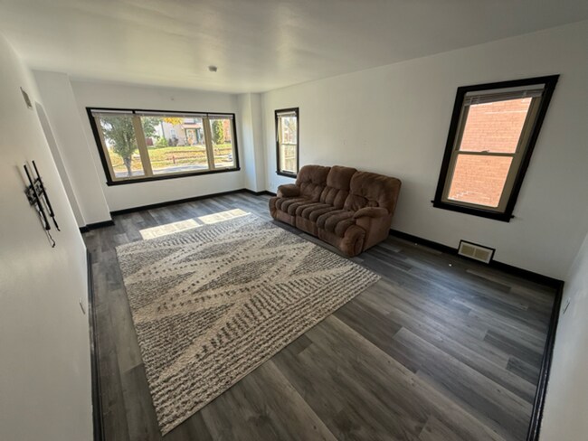 Building Photo - Caleb Hyatt - Tenant Placement