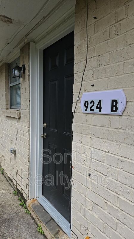 Primary Photo - 924 Deslonde St