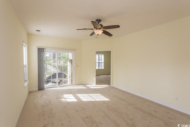 Foto del edificio - 121 Ashley Park Dr