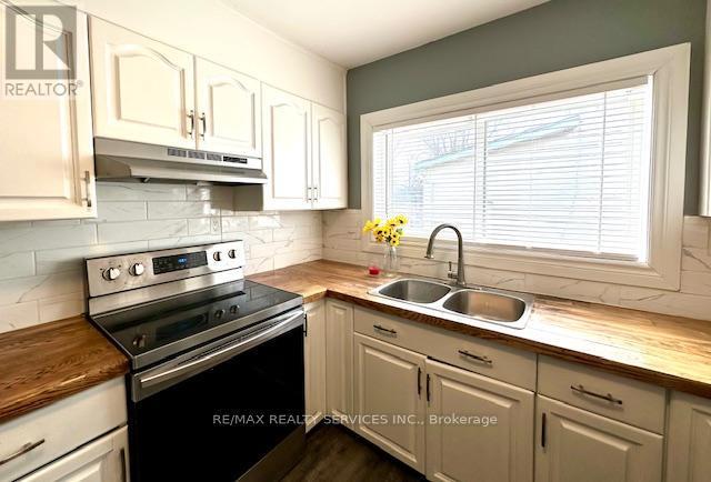 Building Photo - 74 Crowland Ave