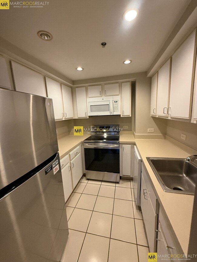 Building Photo - 534 Commonwealth Ave