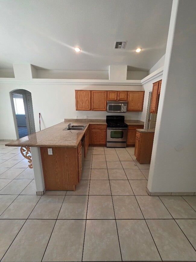 Building Photo - 3225 N Yavapai St