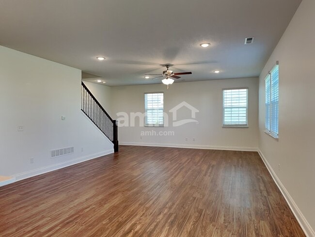 Building Photo - 8399 Northpoint Dr